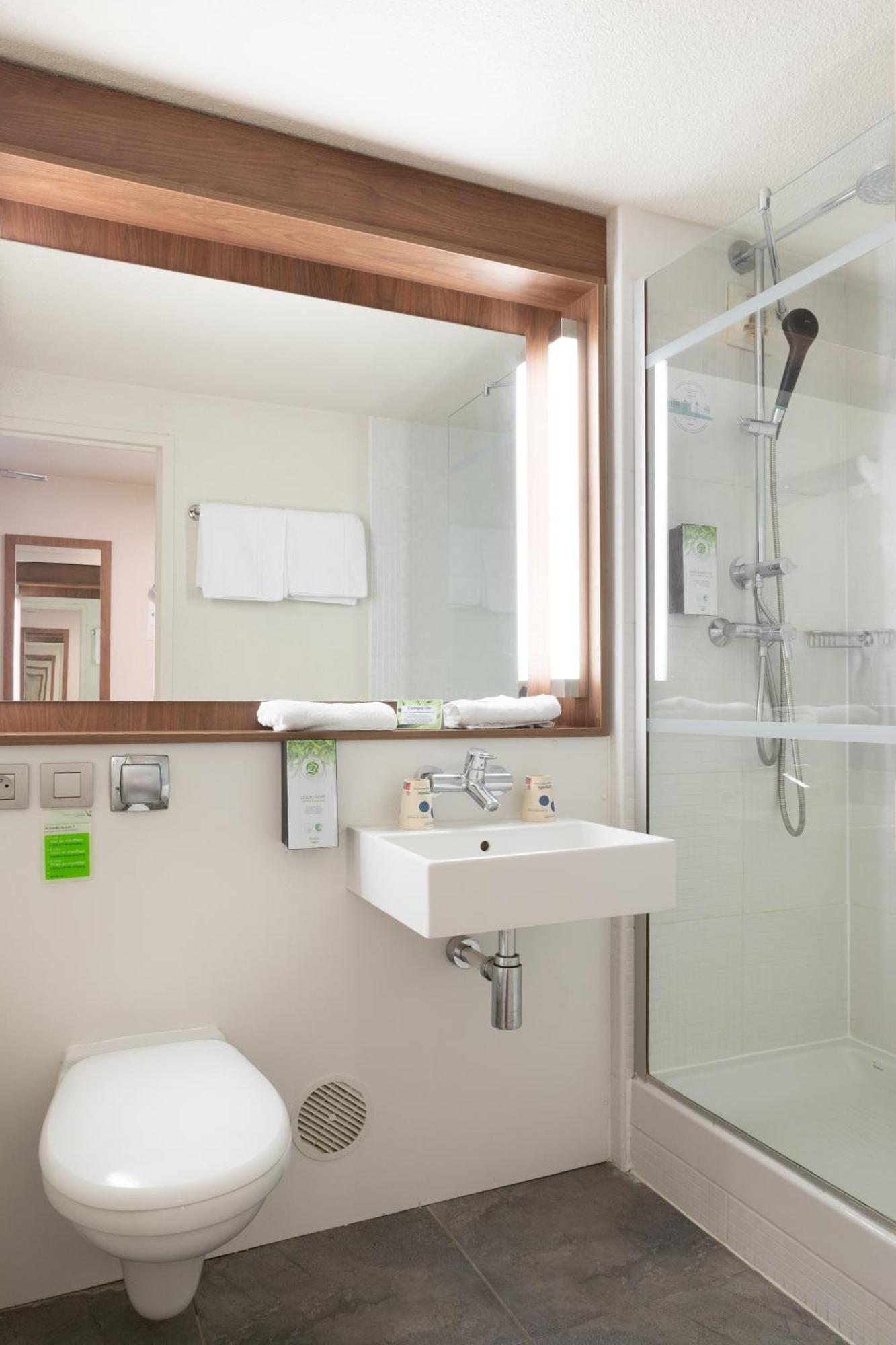 Hotel Campanile Creteil - Sur Marne 3*